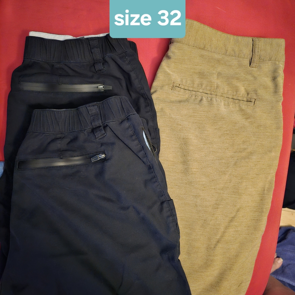 Men's Shorts Size 32 - Black and Tan